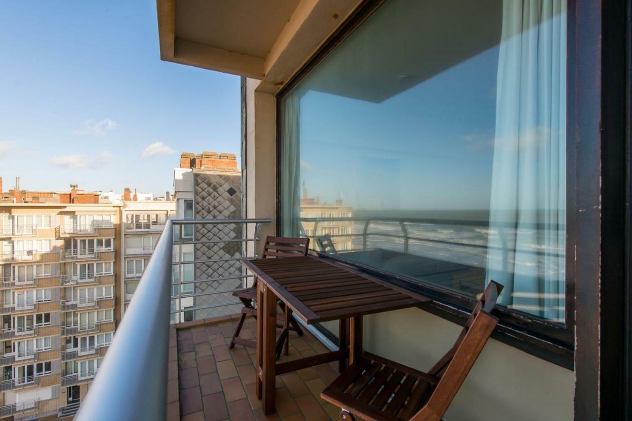 Cosy Studio With Sea View In Oostende Exteriör bild